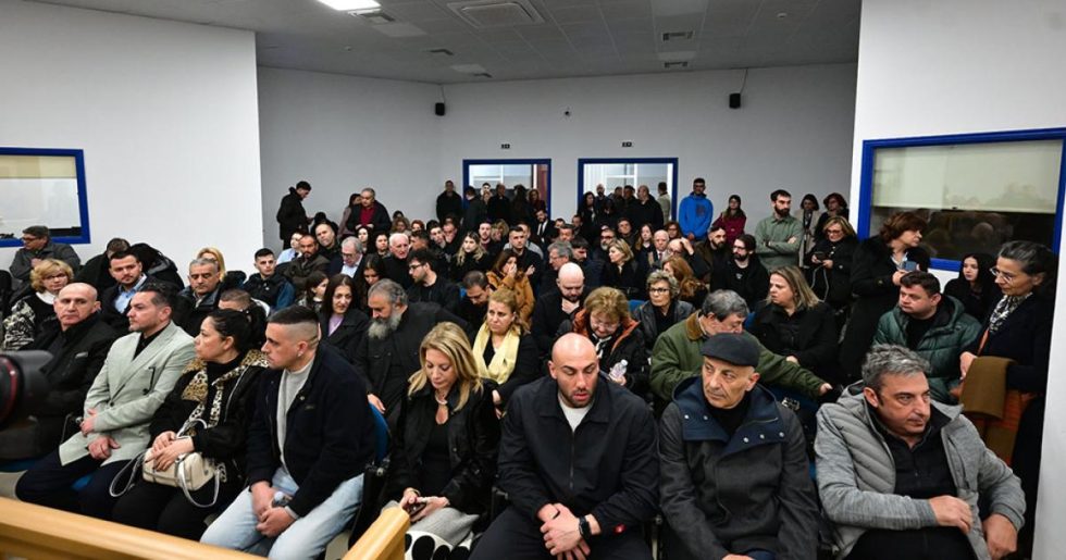 Αρχίσαμε... με έλλειψη σεβασμού σε θύματα και συγγενείς